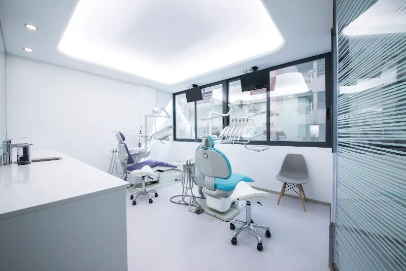 Clínica Dental Drs. Juan José y Juan Guillermo Rojas - Clínica dental en Lorca - foto 3