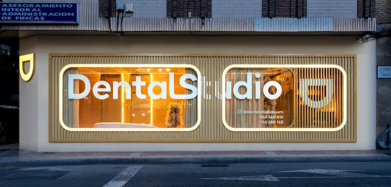 DentalStudio - Clínica dental en Molina de Segura - foto 2