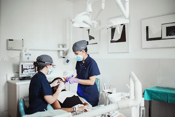 Clínica Dental Bayona - Dentista en Pamplona
