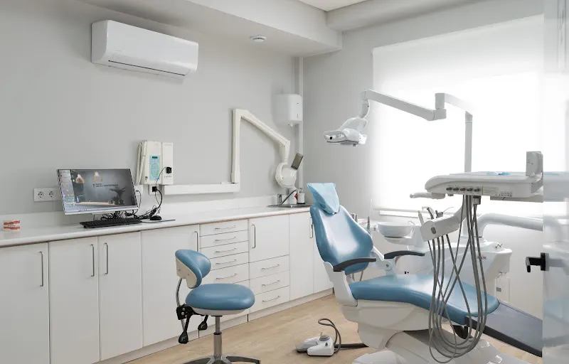Clínica Dental Dentine
