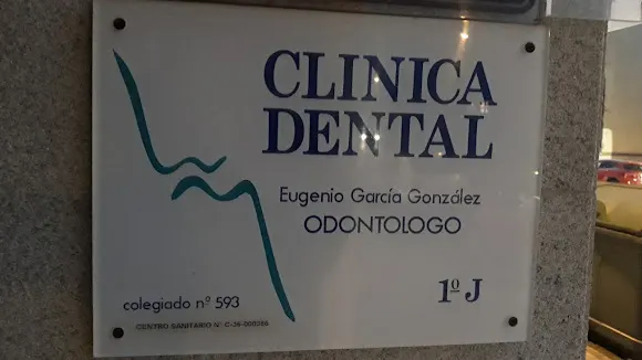 Clínica Dental Eugenio García - Clínica dental en Marín