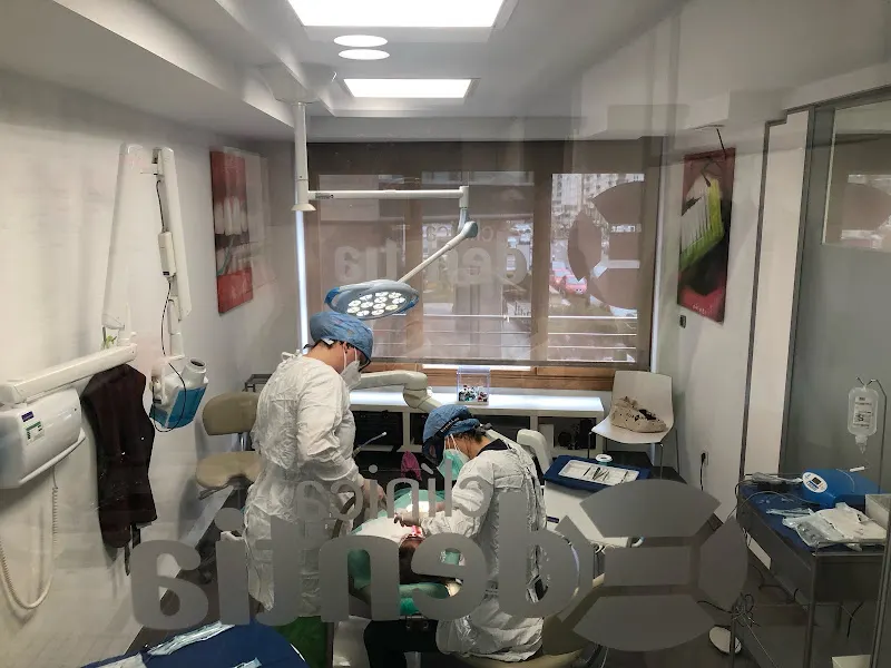 Valenciano y Cajade Dental
