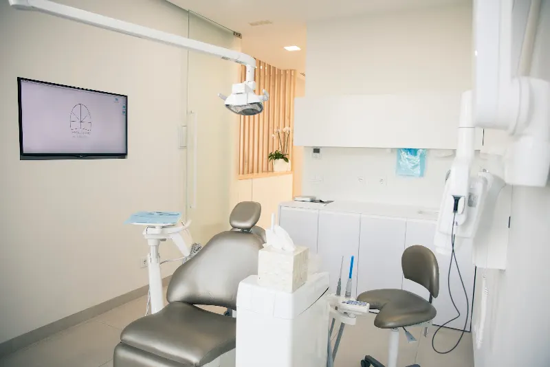 DENTAL STUDIO DRA MARIA LOIRA - Pontevedra