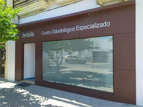 Dentalia, Clinica Dental Avanzada - Médico en Sevilla - foto 2