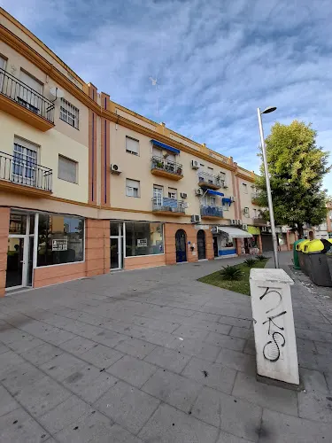 Manuel González Moyá Rodríguez de Mondelo - Dentista en Alcalá de Guadaíra