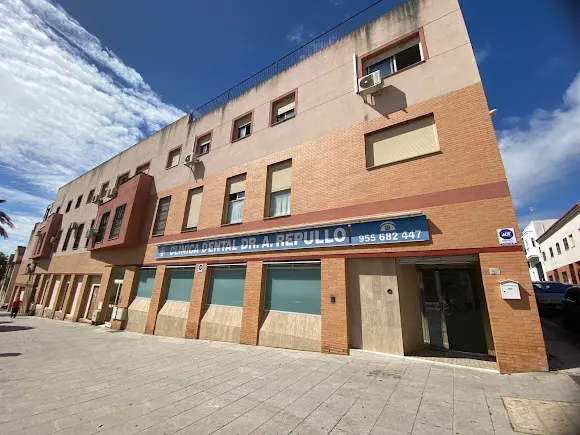 Clinica Dental Dr Antonio Repullo. Alcala de Guadaira