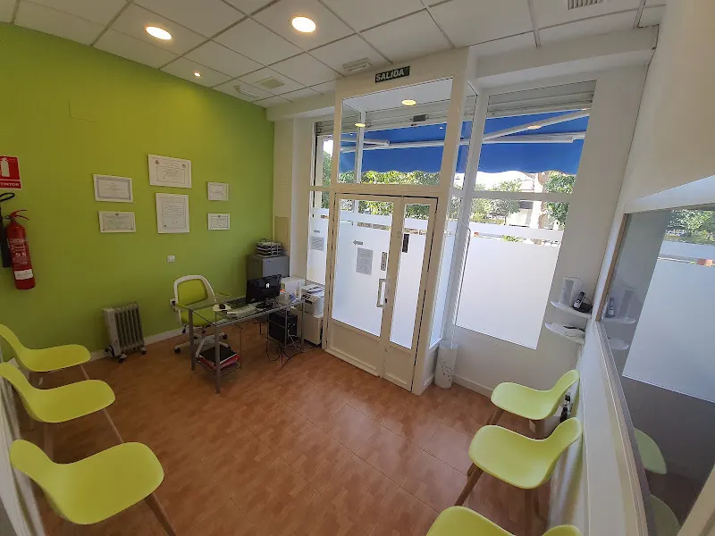 Clínica Dental Beatriz López Utrera - Clínica dental en Utrera