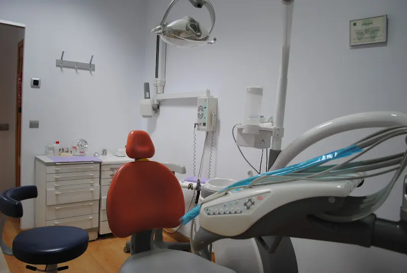 CLINICA DENTAL ARROYO 74