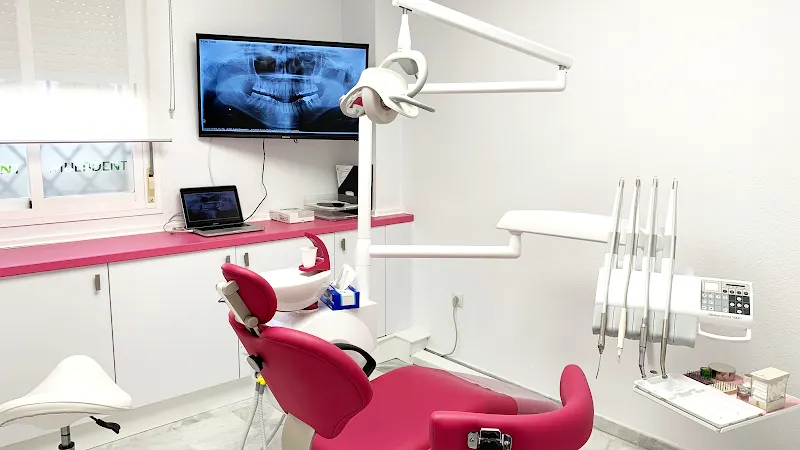 Clinica - Clínica dental en Mairena del Aljarafe - foto 2