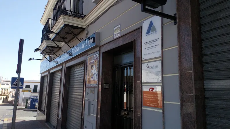 Clinica Dental Ramon Y Cajal - Clínica dental en Alcalá de Guadaíra - foto 2