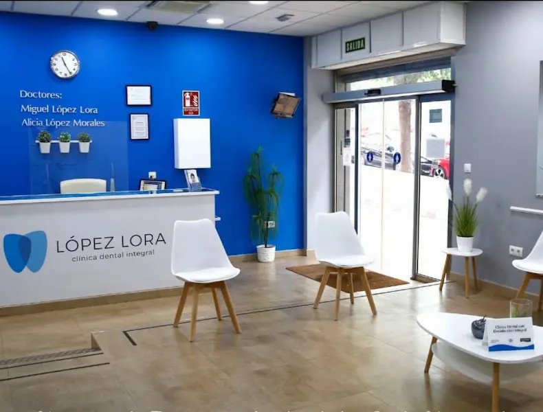 Clínica Dental López Lora en Alcalá de Guadaíra