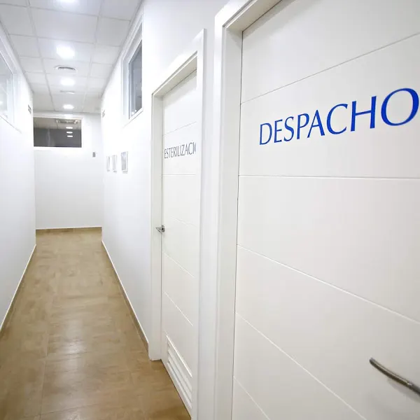 Clínica Dental López Lora - Clínica dental en Alcalá de Guadaíra - foto 2