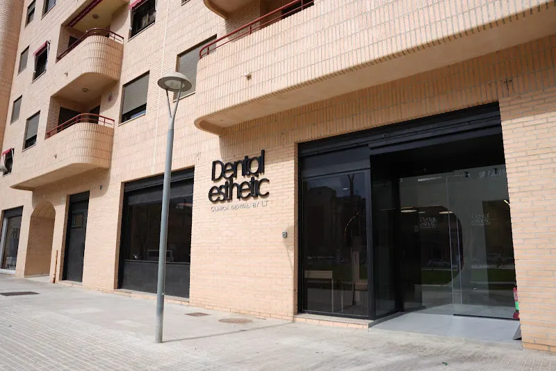 Clínica Dental Esthetic by LT Tortosa Dra.Tafalla - Dentista en Tortosa - foto 3