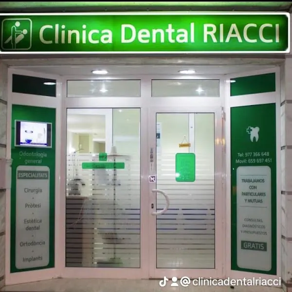 Clínica Dental Riacci