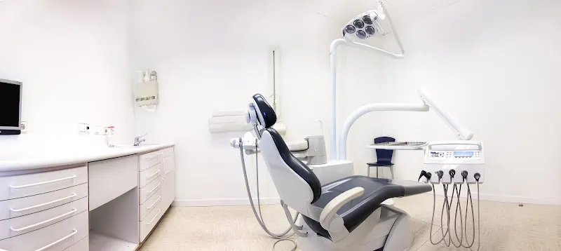 CLINIDENT - Clínica dental en Tortosa - foto 3