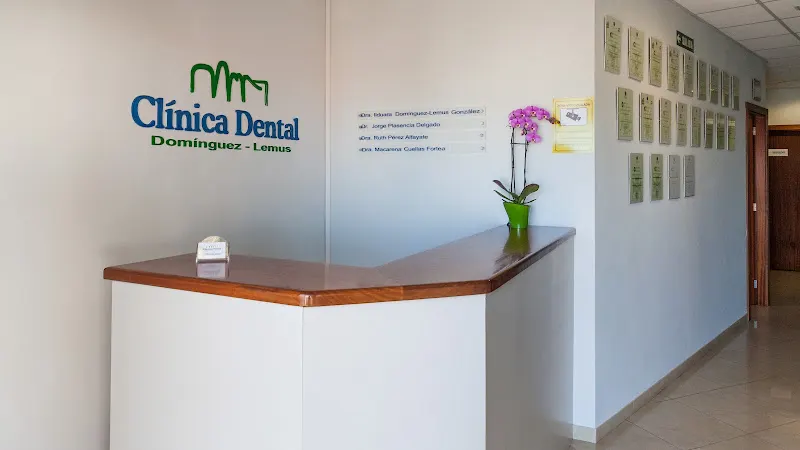 Clínica Dental Domínguez-Lemus - Clínica dental en Tacoronte - foto 3