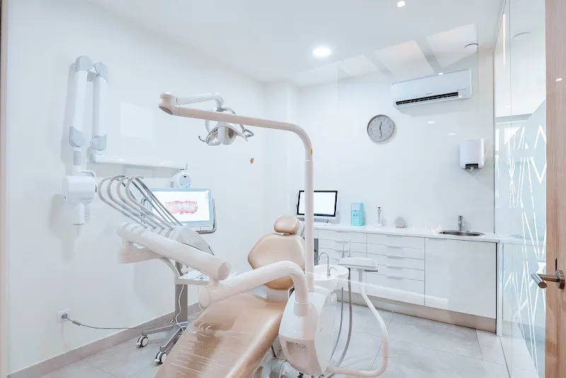 Clínica Dental Carolina Concepción - Clínica dental en Adeje - foto 3
