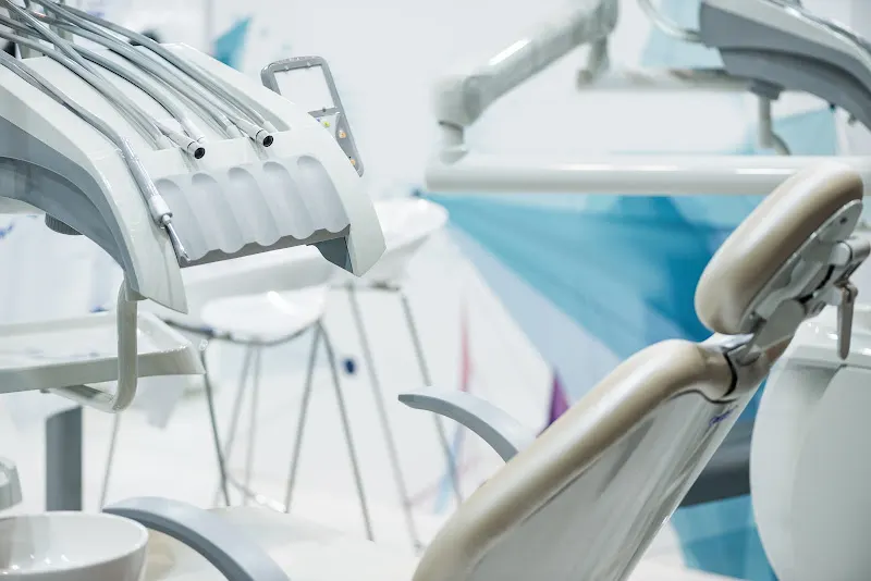 Family Dental Plaza. Clínica dental en Adeje. Ortodoncia autoligable - Clínica dental en Adeje - foto 3