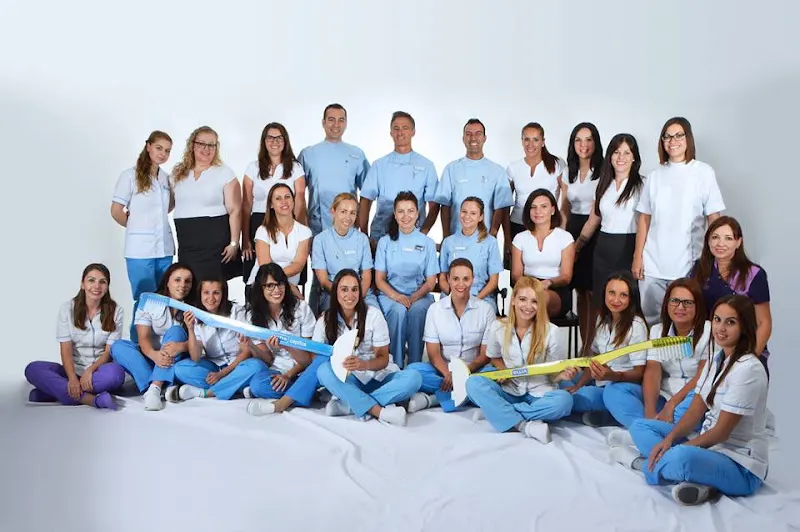 Centro Odontologico Santiago Casanova - Clínica dental en La Orotava - foto 2