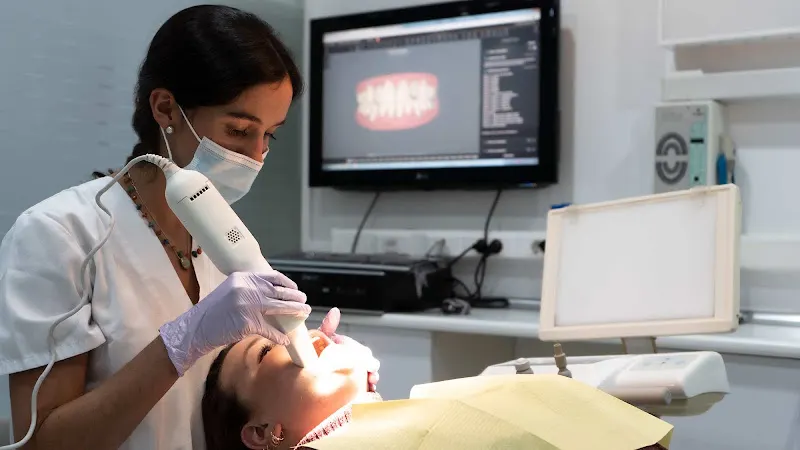 Clínica Dental del Doctor Toledo - Clínica dental en Utebo - foto 2