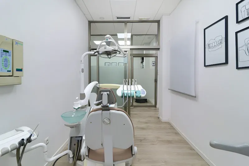 Dentisan Clinica Dental - Clínica dental en Valencia - foto 3