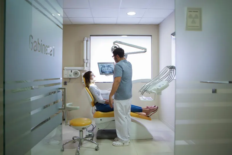 Clínica Christian Méndez - Dentista en Xirivella - foto 2