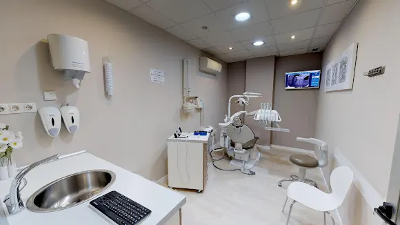 Clínica Dental Vitalbene By Grupo Gente Vital | Dentistas en Benetússer | Implantes dentales | Ortodoncia - Benetusser