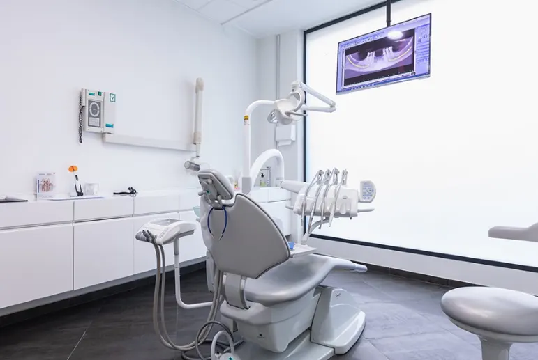 Clínica Dental García Frexes - Gandia
