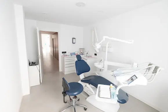 Clínicas Aguilar Odontología y Podología - Picassent