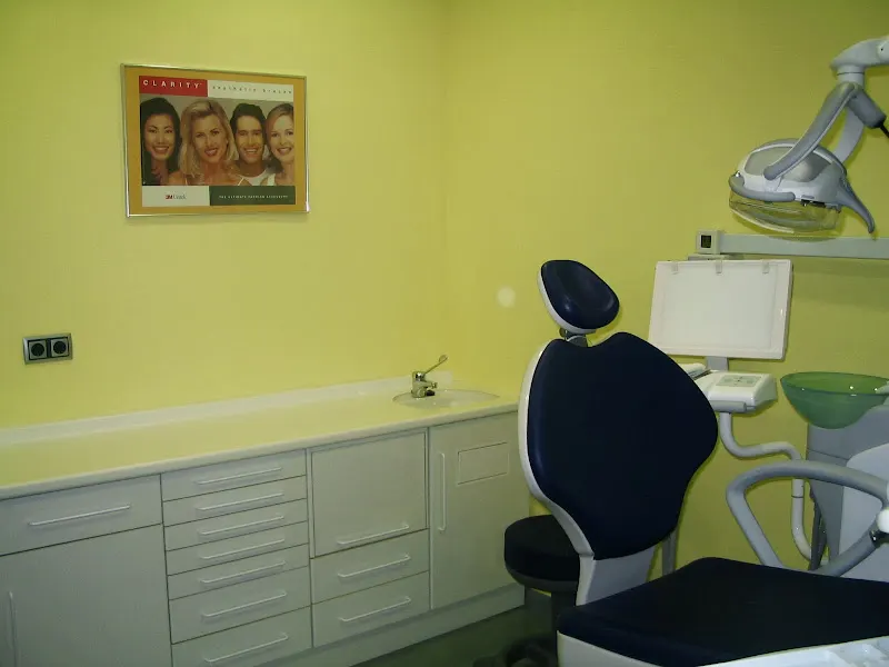 Clínica Dental Ortonova - Centro de Ortodoncia y Radiografías - Clínica dental en Xirivella - foto 2
