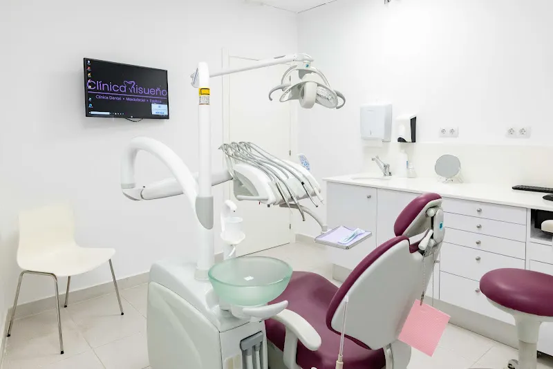 CLÍNICA DENTAL, MAXILOFACIAL Y ESTÉTICA RISUEÑO