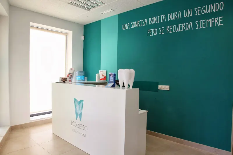 Moreno Clínica Dental - Ortodoncia - Implantes dentales
