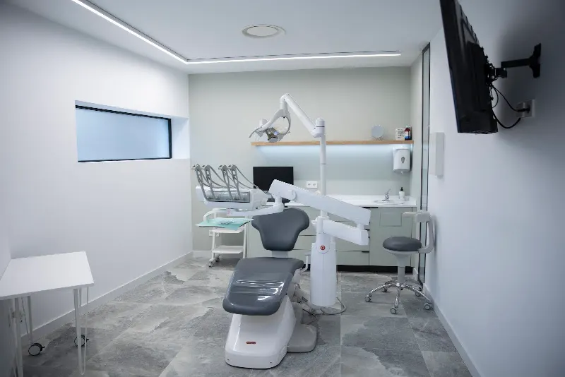 Dr. Gutiérrez Juan Llorens - Clínica Dental Valencia - Valencia