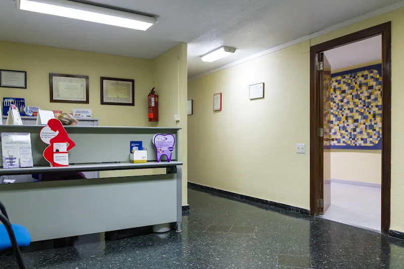 Clínica Dental Doctor Miguel Angel Presencia Martí - Clínica dental en Alzira - foto 2