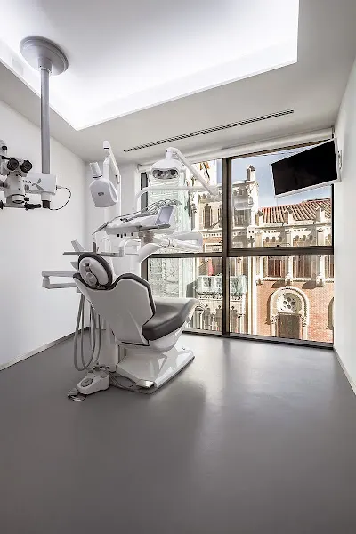 Clinica Dental Dra Maria Vazquez - Valencia