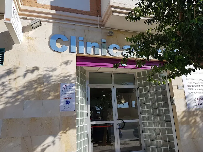 Clínica Dental Mónica Llàcer Soria - Clínica dental en Catarroja - foto 2