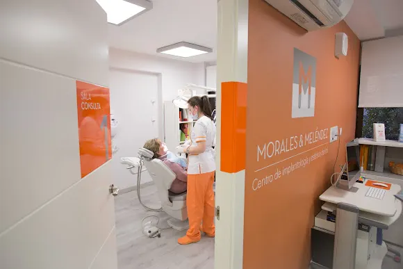Clinica Dental M&M - IMPLANTES DENTALES