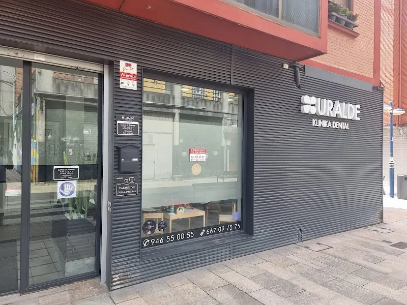 KLINIKA URALDE - Dentista en Durango - foto 2