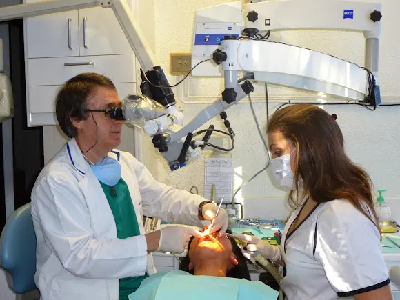 Endodoncia Microscopica Borja Zabalegui - Endodoncista en Bilbao