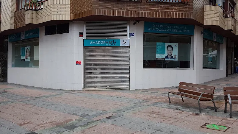 Clínica Dental Amador Matía - Dentista en Santurtzi - foto 2