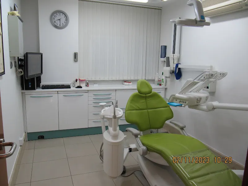Félix Solana Goitia - Dentista en Santurtzi - foto 2