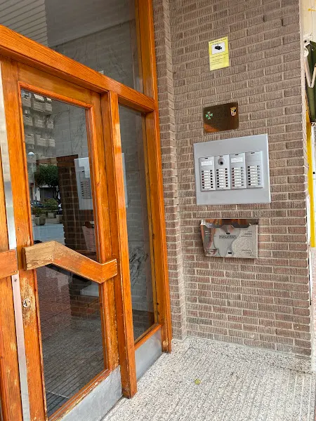 Enrique Castillo Lagraba - Dentista en Zaragoza - foto 2