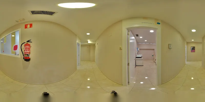 Policlínicas Nacar Dental (Sector Las Fuentes) - Clínica dental en Zaragoza - foto 2