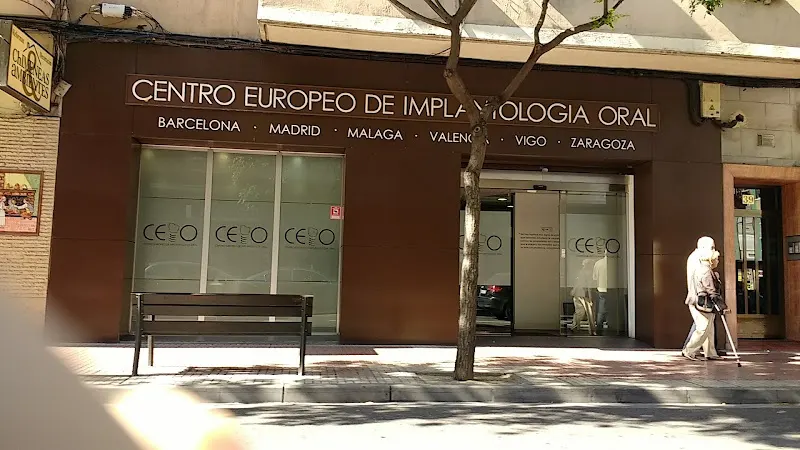 Centro Implantologia Zaragoza S.L.P - Dentista en Zaragoza - foto 2
