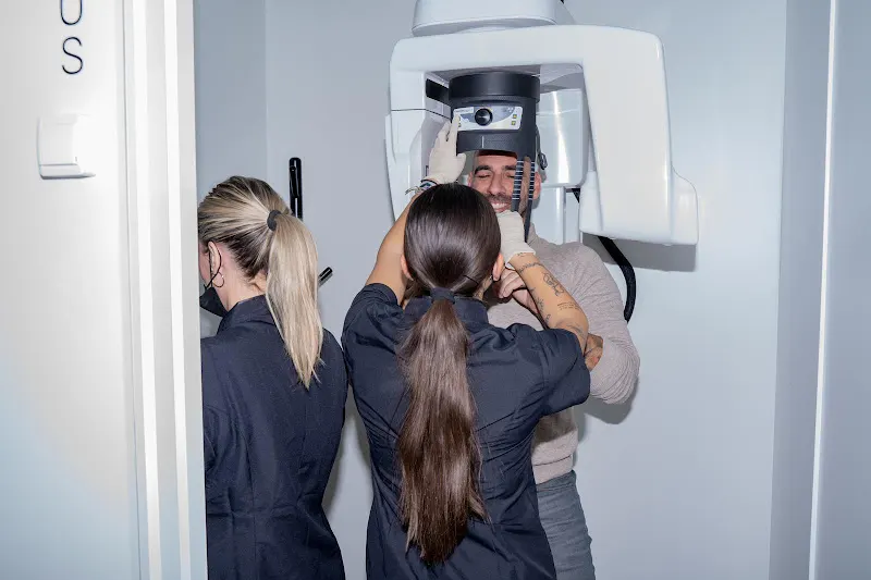 Clínica dental LAS PIRÁMIDES - Málaga