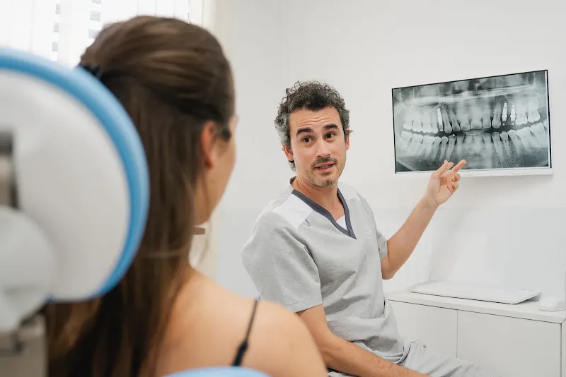 Pérez Llanes Clínica Dental - Dentista en Murcia - foto 2