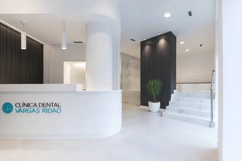 Clínica Vargas Ridao - Clínica dental en Vigo expertos en ortodoncia, periodoncia e implantes