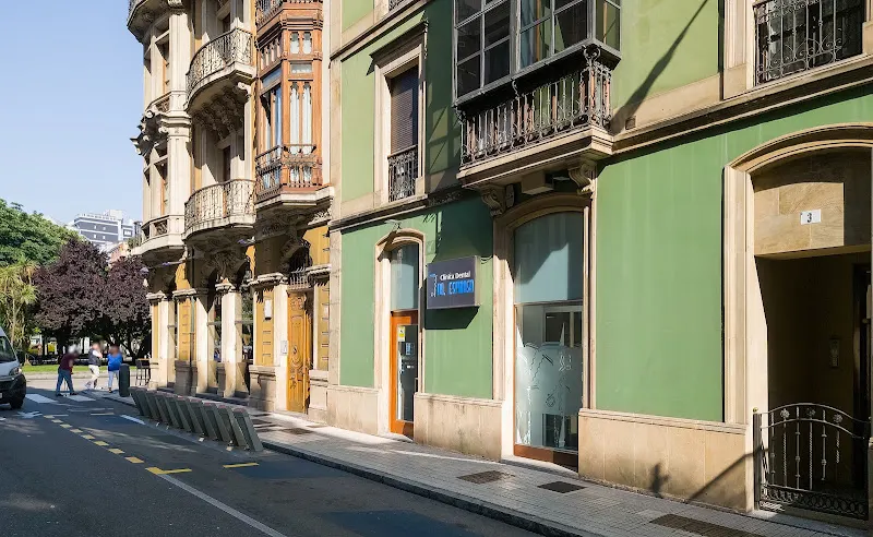 Clínica Dental Dr. Espinosa - Gijón