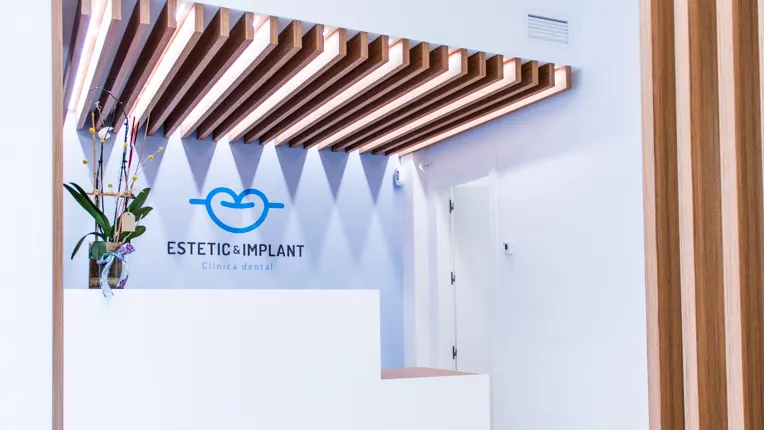 Estetic & Implant