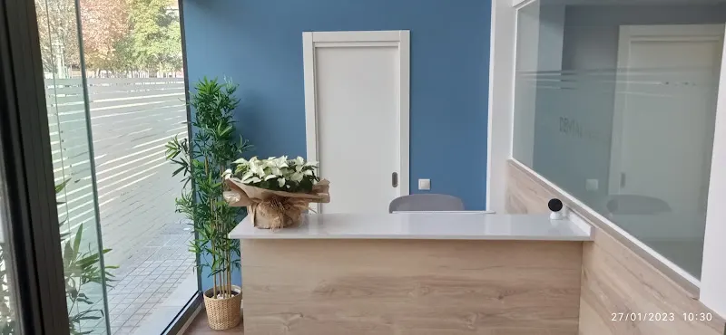 Clínica Dental Natura Dra Mònica Gascón Mitjans - Dentista en Sabadell - foto 3